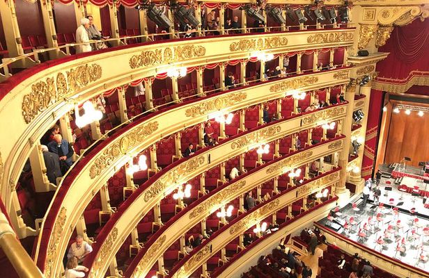 Milan: Skip-the-Line La Scala Theatre Museum Guided Tour