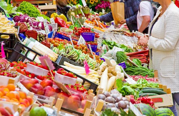 Cesarine: Small Group Market tour and Cooking class in Verona