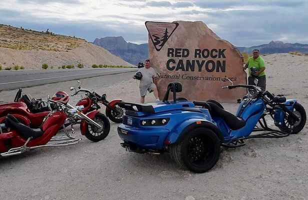  Vegas Strip and Red Rock Canyon Guided Trike or Slingshot Tour 