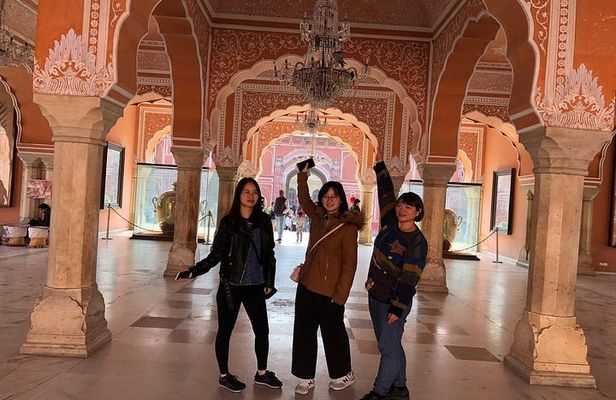 Private Jaipur City Tour from Delhi by Car