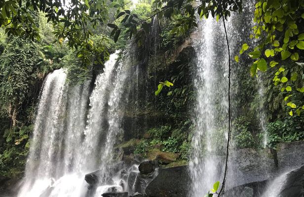 Phnom Kulen Tour: Waterfall, 1000 Lingas & Reclining Buddha