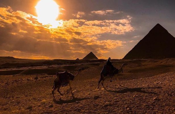 Giza Pyramids & Felucca Ride on the Nile from Alexandria port