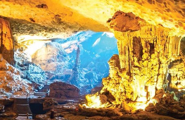 REINA - Ha Long Luxury Day Cruise