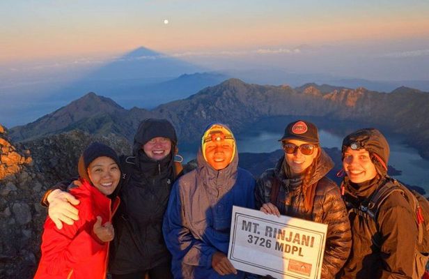 3 days 2 night trekking Rinjani to Summit and lake