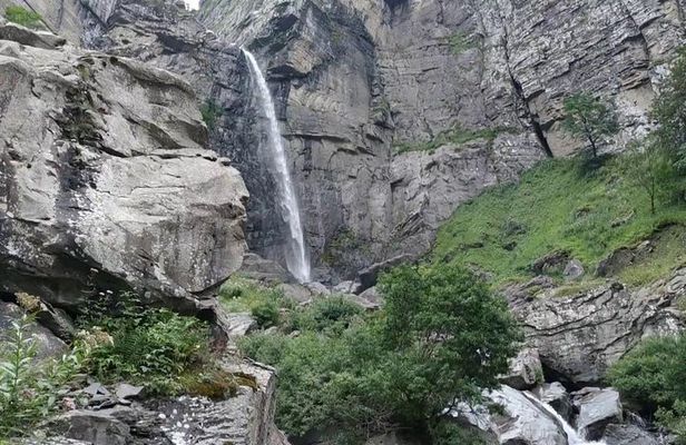 Hiking to Laza and Mujug Waterfalls