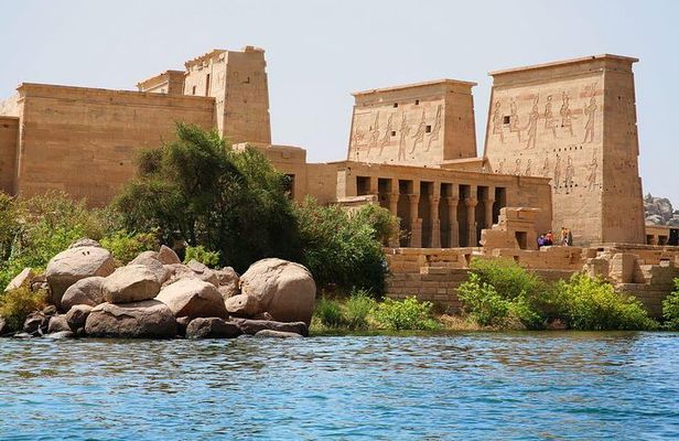 4-Days Nile Cruise From Aswan To Luxor Abu Simbel and Air Balloon