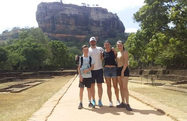 Dambulla & Sigiriya Day Tour from Colombo / Negombo with Lunch