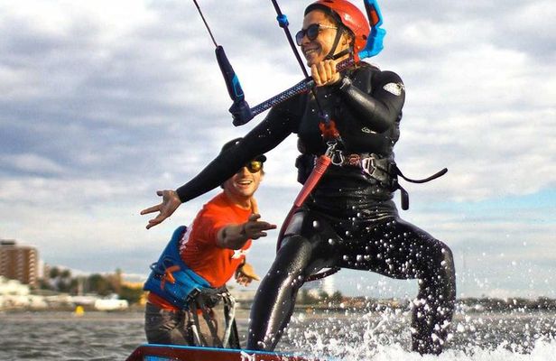 Kiteboarding Lessons in Kite Republic School