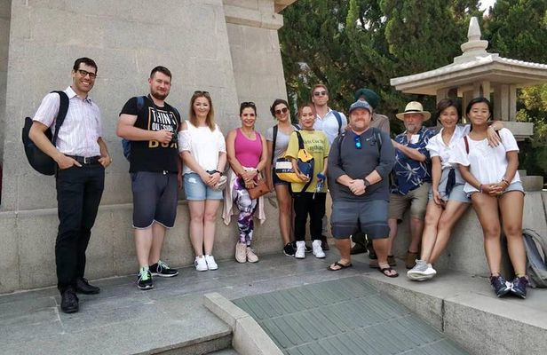 Group Bus Tour to Terracotta Warriors with Hotel Pickup & Lunch