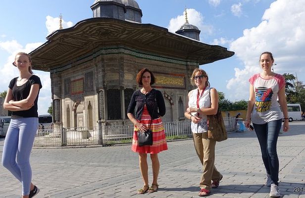 Istanbul Guided Tour Hagia Sophia, Topkapi, Cistern with Tickets