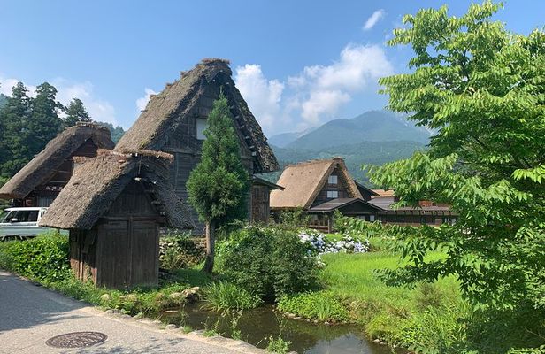 Shirakawa-go Half day tour (UNESCO World Heritage near Takayama)