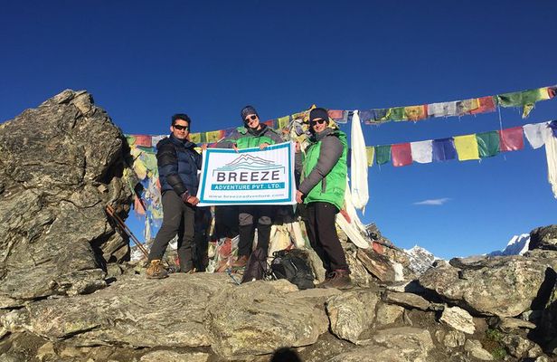 Gokyo Lakes And Renjola Pass Trek - 12 Days