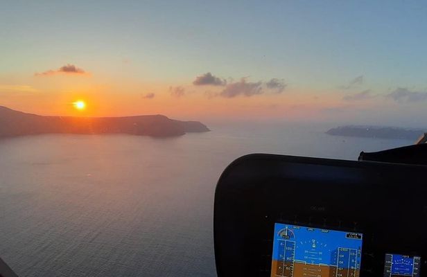 Shared Helicopter Tour Santorini 20 minutes - 2 passengers
