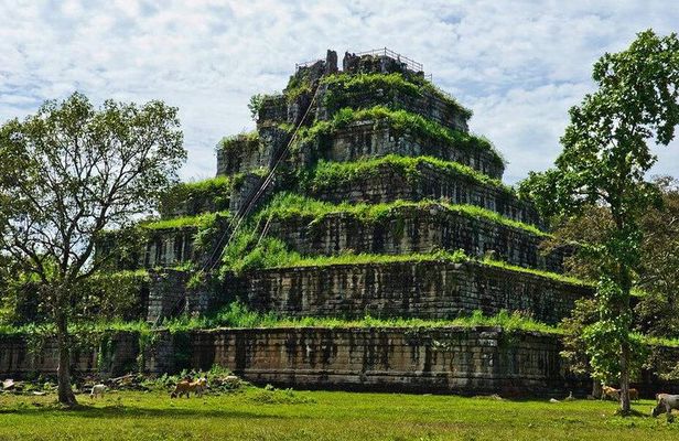  Koh Ker and Boeng Mealea Jungle Explorer