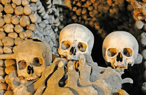 Crypts and Legends: Exploring the Dark Side of Rome
