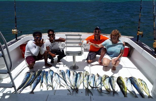 FISHING PRO CHARTERS - Boat Excursion - Sobre Las Olas