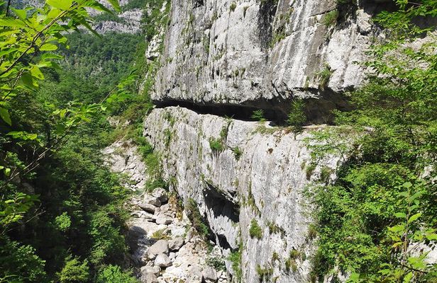 Mrtvica canyon hiking tour