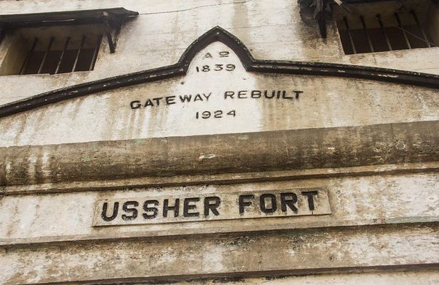 Christianborg Castle & Slave Tour Of Accra
