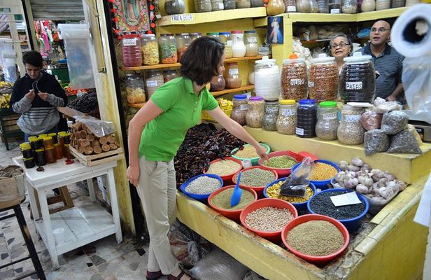 Mercado walking food tour