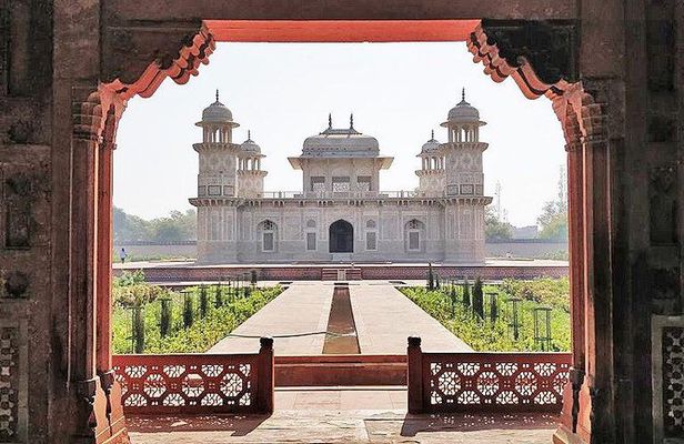 Same day Tajmahal tour from New Delhi by car & driver