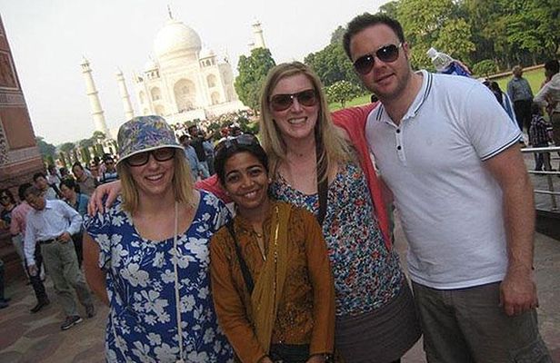 Taj Mahal Day Tour by Gatimaan Express Train
