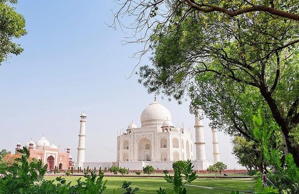 Private Taj Mahal Tour by Car from Delhi All Inclusive