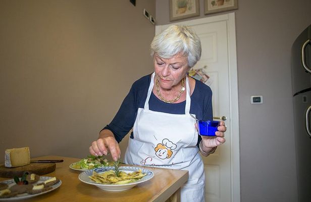 Private Cooking Class at a Cesarina's Home in Gaiole in Chianti