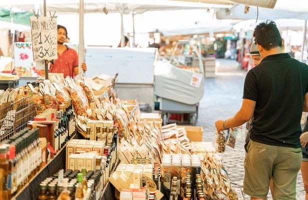 Small Group Market tour and Dining Experience at a Cesarina's home in Perugia