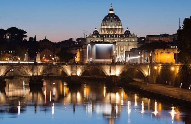 Evening Elegance: Romantic Rome by Night Private Tour with Driver