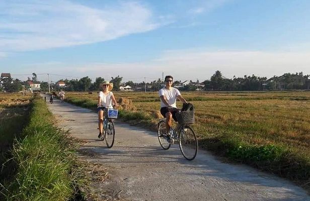 Hoi An Countryside Biking Tour(Vegetable village -basket boat - fishing village)