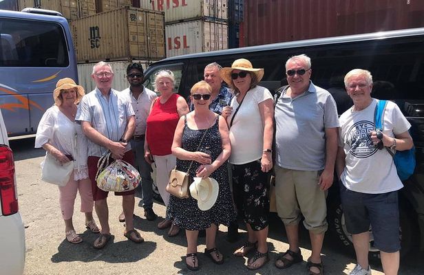Shore Excursion to Colombo City Tour & Kelaniya Temple for 2 People