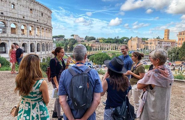 Walking Tour at The Colosseum and Forum with an Archaeologist