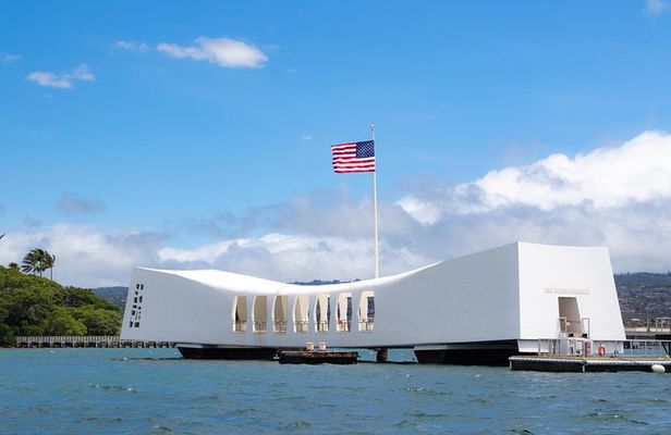 Pearl Harbor USS Arizona and Honolulu City Tour