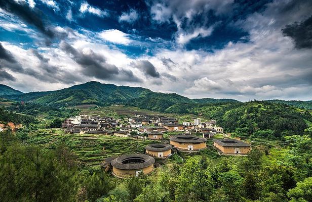 Tour Guide and Car: Private Day Tour to Chuxi Tulou from Xiamen