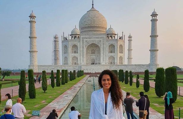Same Day Taj Mahal And Agra Fort Tour By Super Fast Train From Delhi