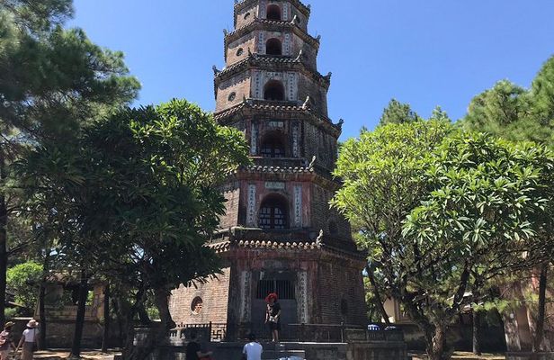 Hue: Dragon Boat, Perfume River, Pagoda & Royal Tomb Tour