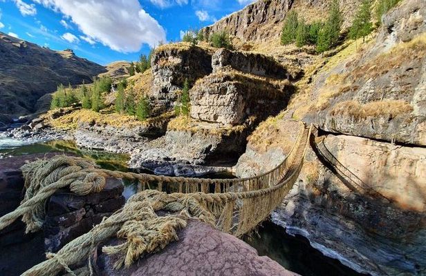 Q'eswachaka - Excursion to the Last Inca Bridge