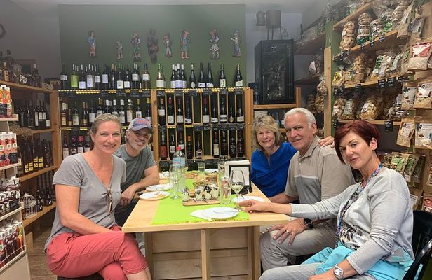 Visit Knossos & Heraklion city (Walking and Tasting Tour) 