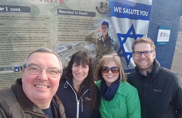 Belfast Cab Tour of Peacewalls, Murals and the Famous Titanic Slips