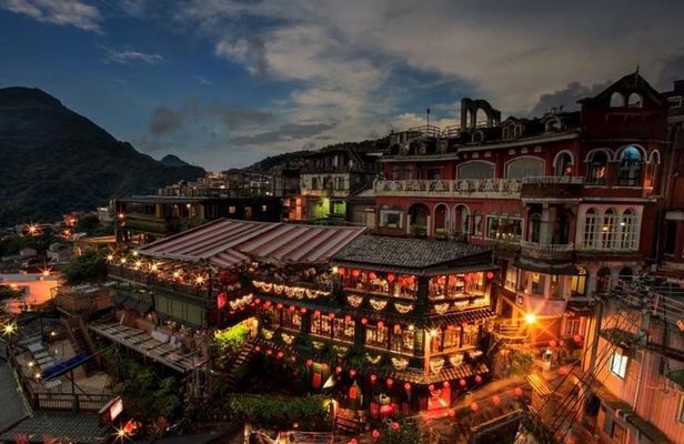 Jiufen Night Tour