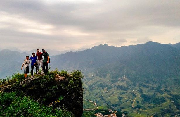 Mountain views & Rice Terraced Fields Hiking – 2D 1N