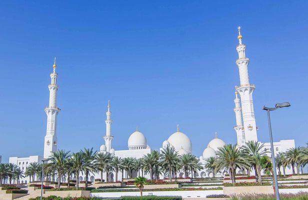 Private Abu Dhabi highlights with Louvre Museum & Grand Mosque with 5* lunch