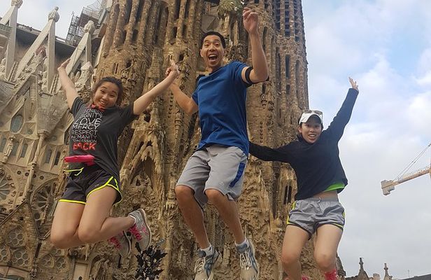 Barcelona Running Tour. Discover the city with a local