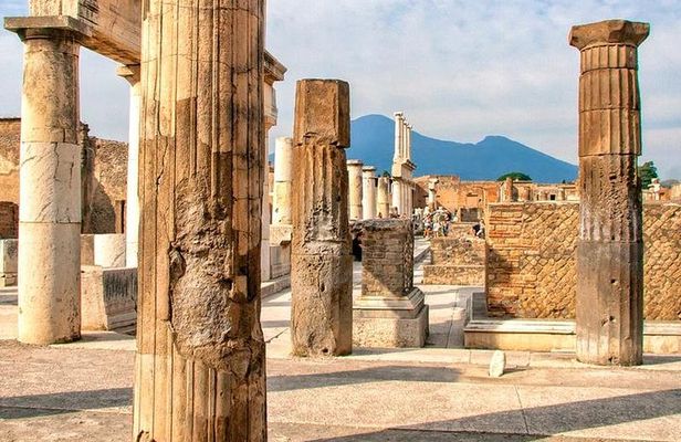 Private Guided Tour of Pompeii. Sunset Tour