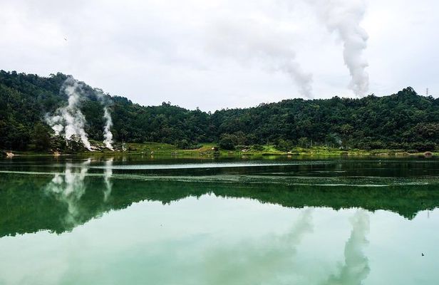 Private Manado Tour to Woloan Village, Tondano Lake & Minahasa Highland