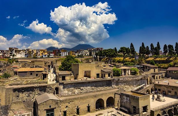 Herculaneum small group tour with an archaeologist - skip the line 