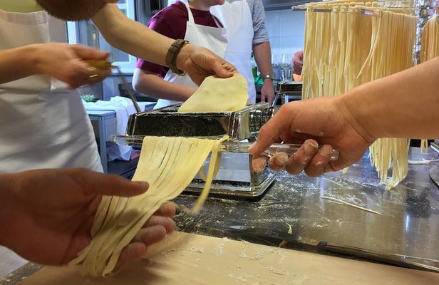Traditional Cooking Class in San Gimignano