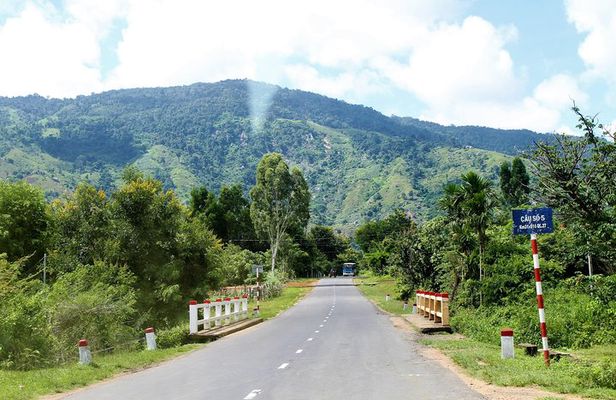Easy Riders Buon Ma Thuot - Daily Tour.