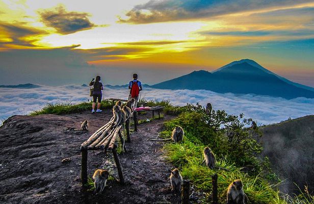 Mount Batur Volcano Sunrise Trekking with Breakfast