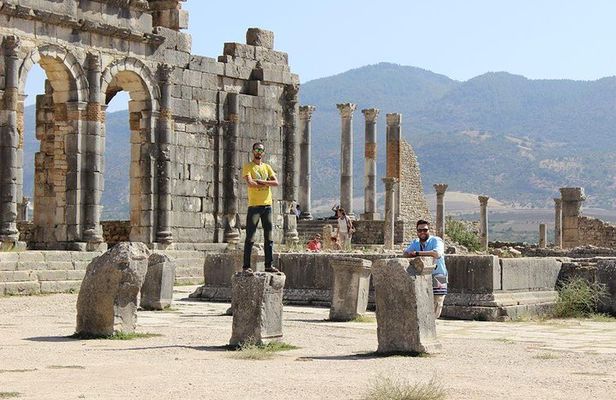 happy day trip of Volubilis and Meknes from Fez
